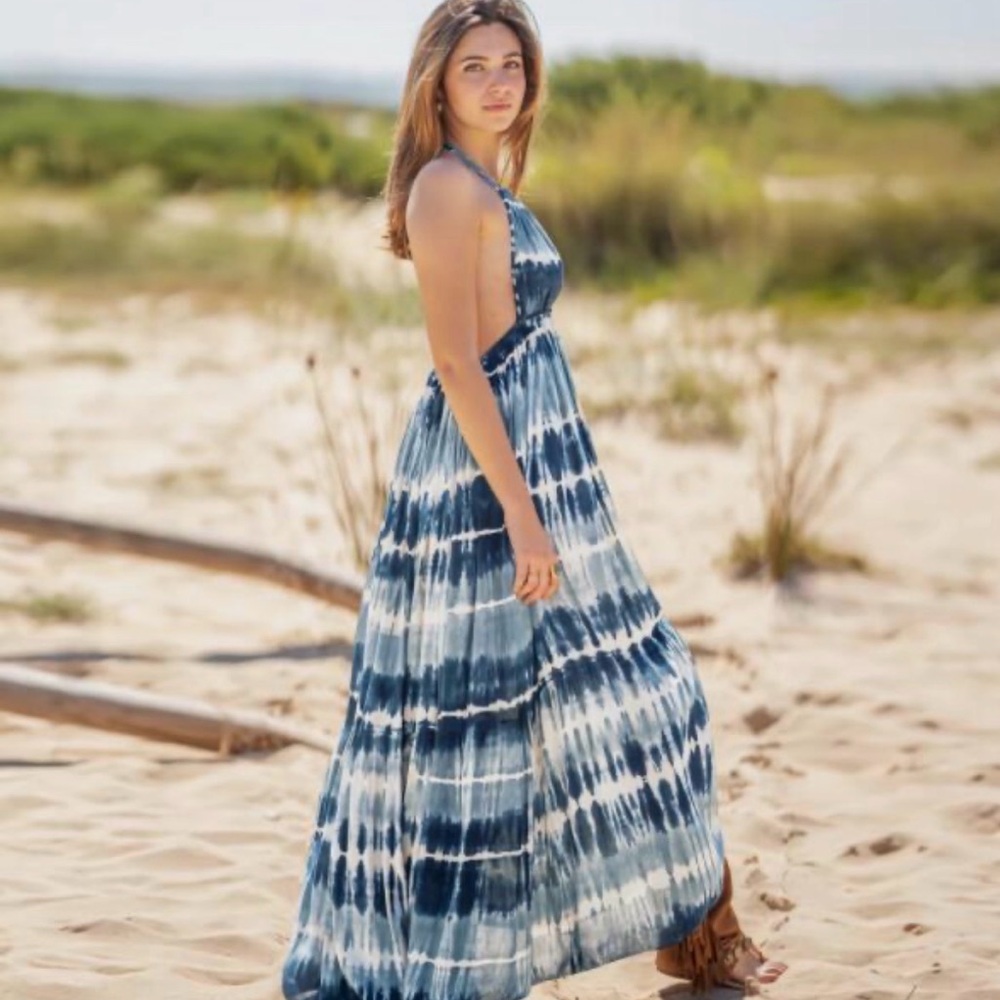 Navy and White Tie-Dye Maxi Dress - Picture 2 of 3